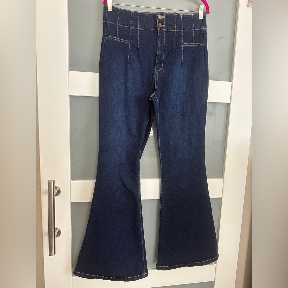 Altar’d State Women’s Flare Jeans-Stretchy-Size 31x32